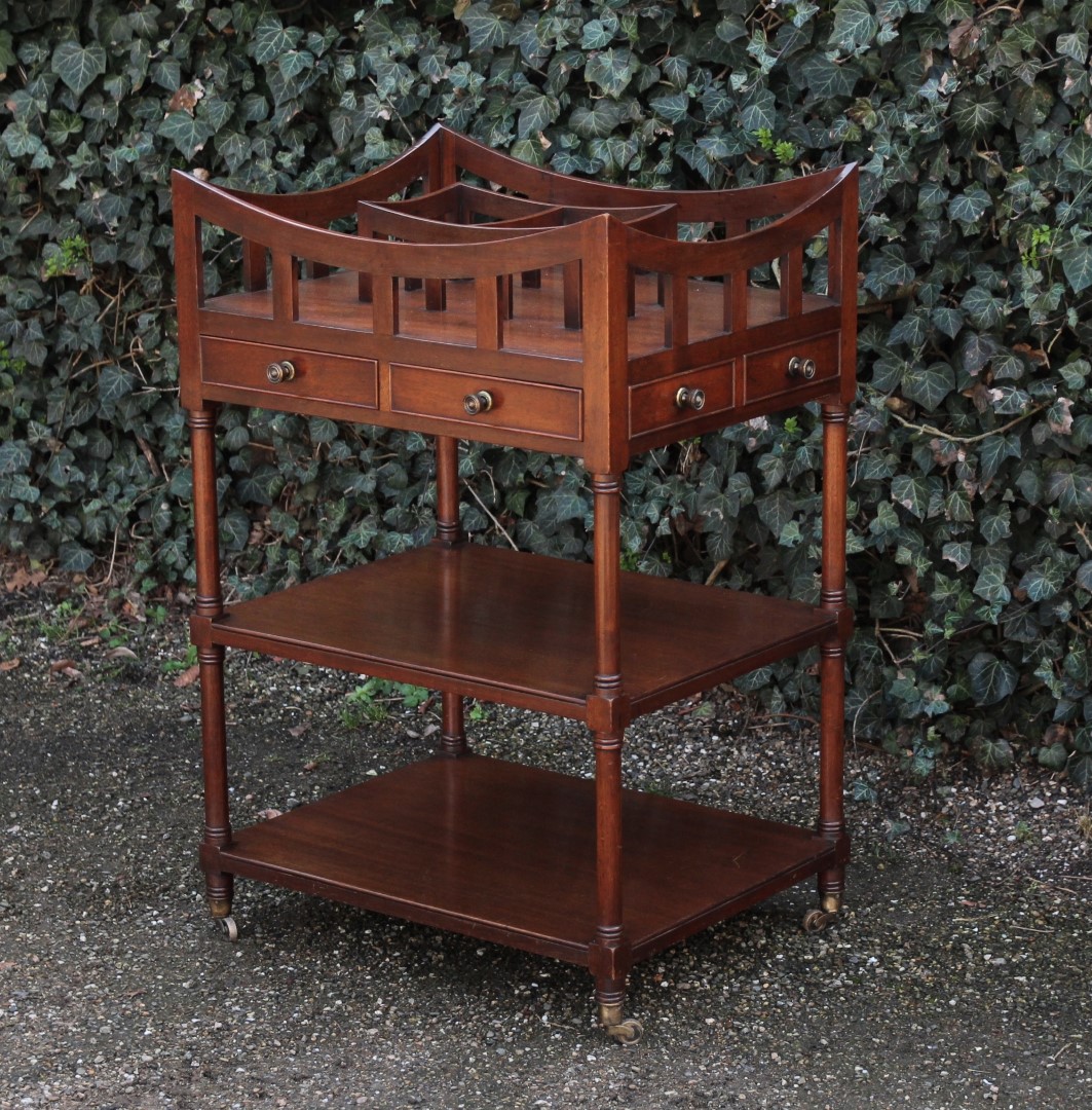 antiker-bibliotheks-buchst-nder